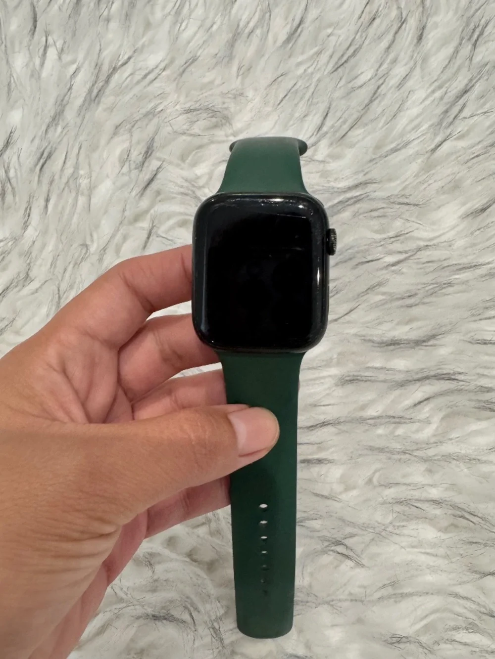 Apple Watch Series 7 (45mm) - GPS Only